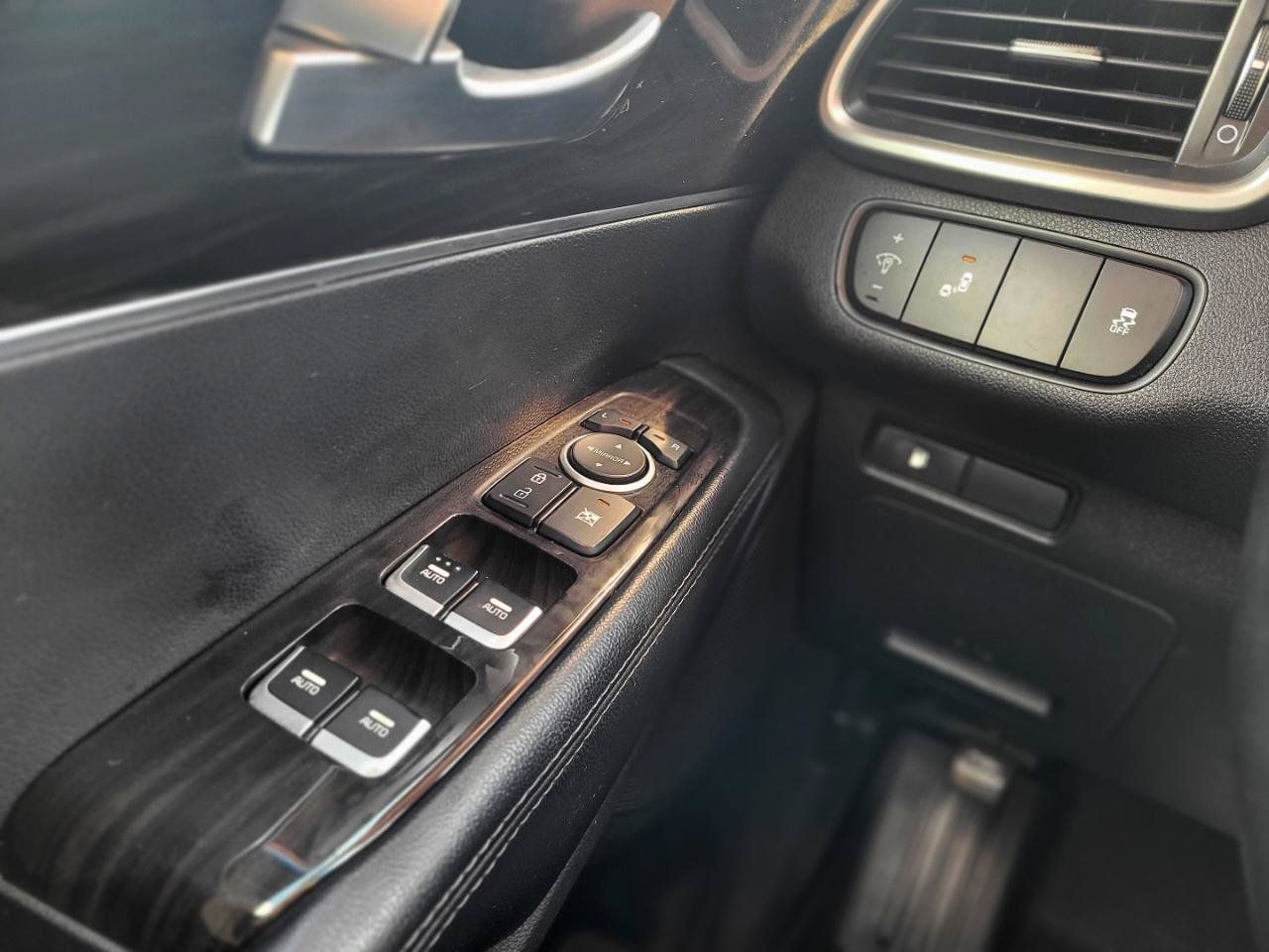 Used 2020 Kia Sorento S AWD/4WD image 11