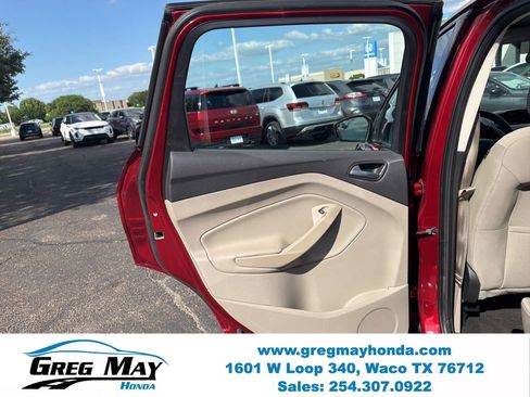 Used 2017 Ford Escape SE FWD image 18