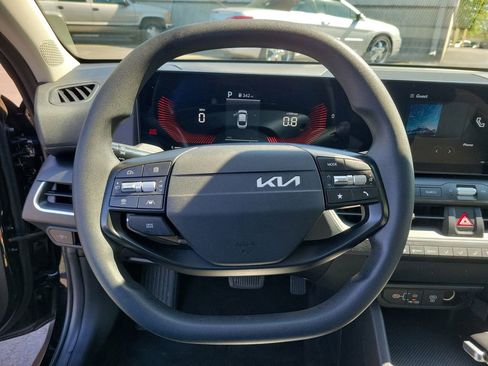 Used 2025 Kia K4 FWD image 23