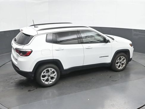 Used 2025 Jeep Compass Latitude AWD/4WD image 27