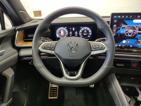 New 2026 Volkswagen Tiguan SEL R-Line AWD/4WD image 40