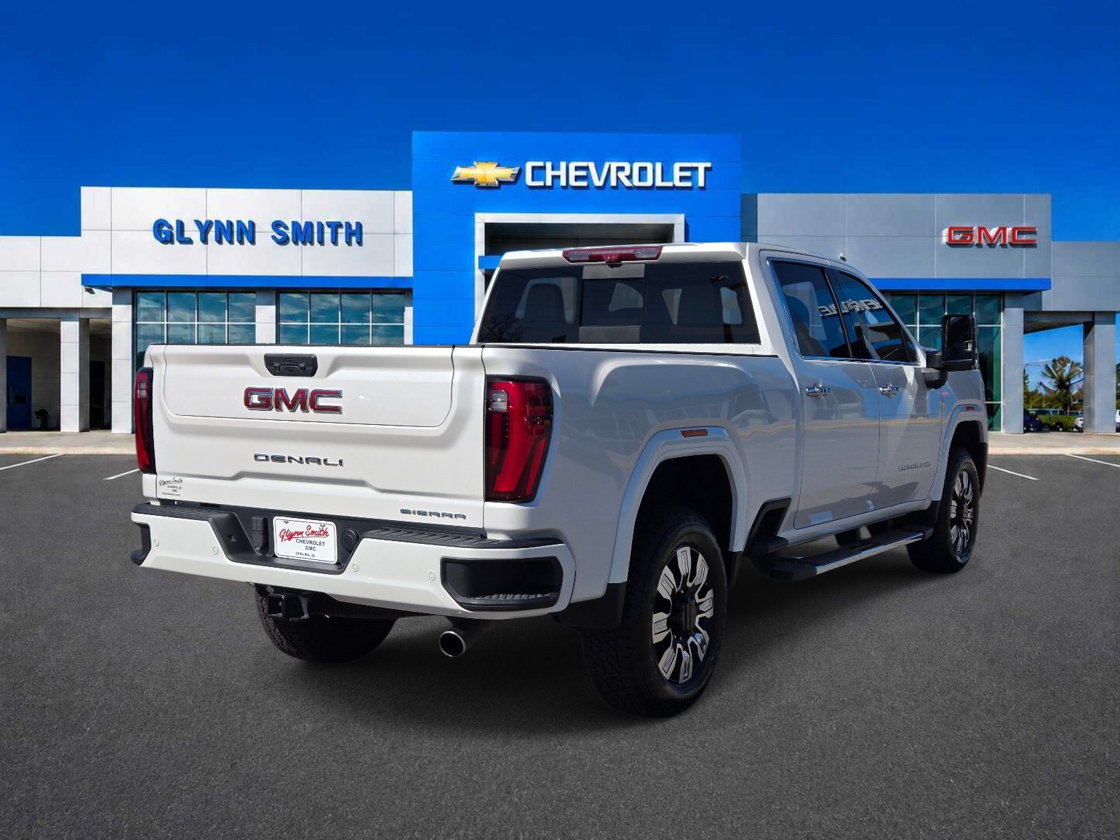 Used 2025 GMC Sierra 2500 Denali w/ Denali Reserve Package AWD/4WD image 8