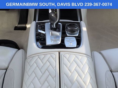 Used 2022 BMW ALPINA B7 xDrive AWD/4WD image 20