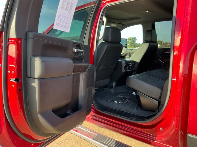 Used 2023 GMC Sierra 3500 Denali w/ Denali Ultimate Package AWD/4WD image 18