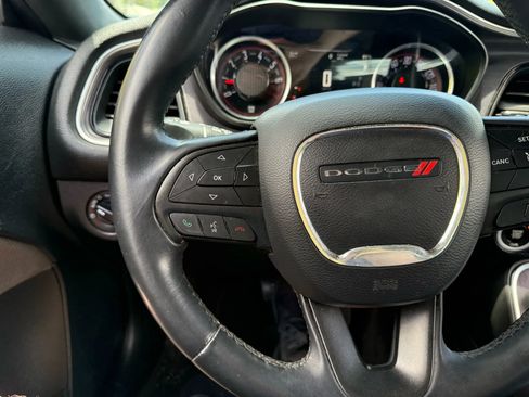 Used 2016 Dodge Challenger SXT image 20