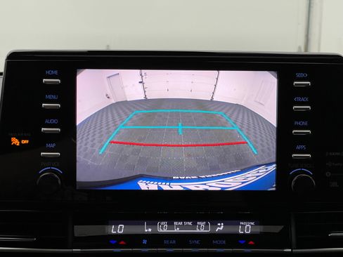 Used 2021 Toyota Sienna XSE w/ XSE Plus Package AWD/4WD image 4