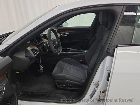 Used 2023 Audi e-tron GT Premium Plus image 2