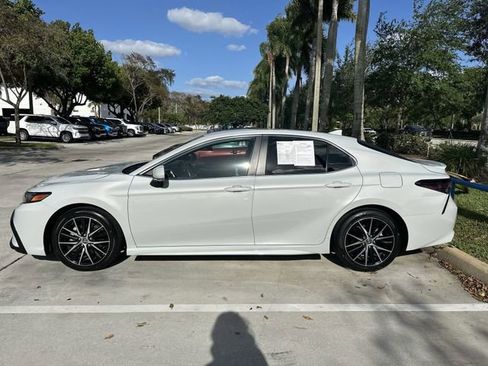 Used 2024 Toyota Camry SE FWD image 40