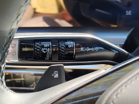 New 2026 Cadillac Lyriq Signature Luxury image 17