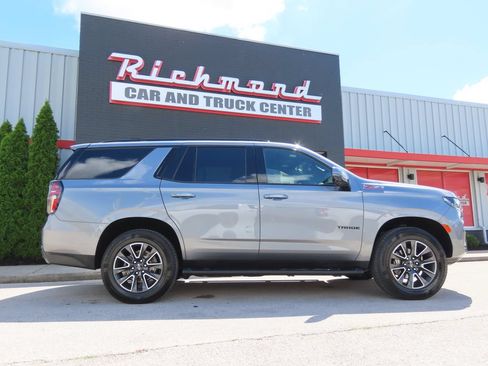 Used 2021 Chevrolet Tahoe Z71 w/ Luxury Package AWD/4WD image 3