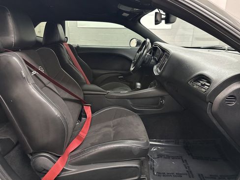 Used 2019 Dodge Challenger SRT Hellcat image 21