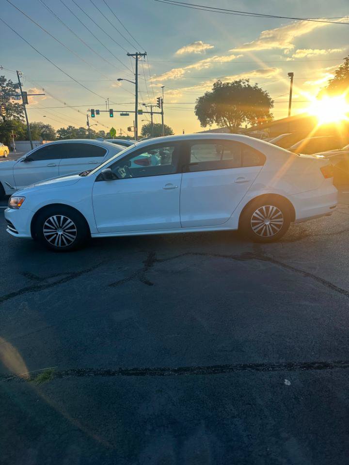 Used 2016 Volkswagen Jetta S FWD image 2