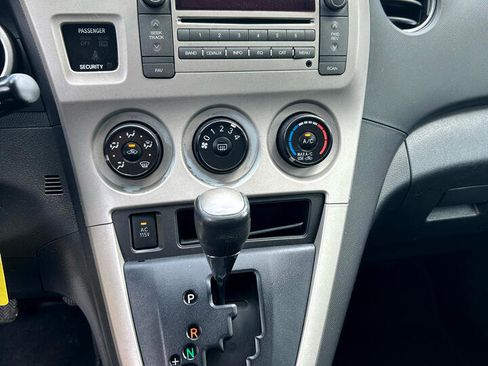 Used 2009 Pontiac Vibe GT image 10