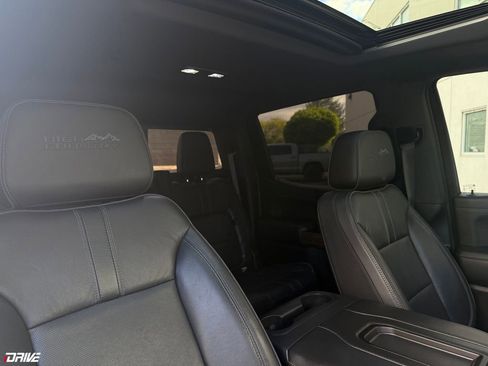 Used 2019 Chevrolet Silverado 1500 High Country w/ Technology Package AWD/4WD image 25