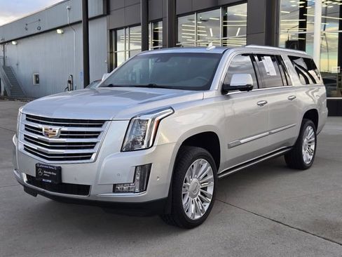 Used 2018 Cadillac Escalade ESV Platinum image 45