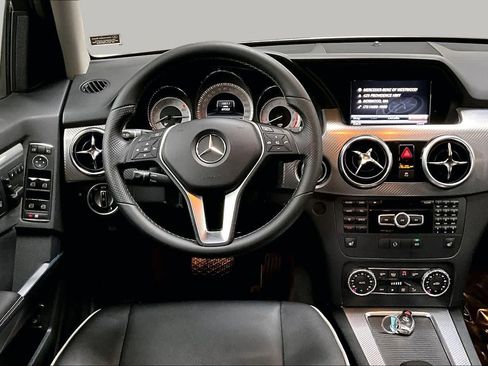 Used 2013 Mercedes-Benz GLK 350 4MATIC image 5