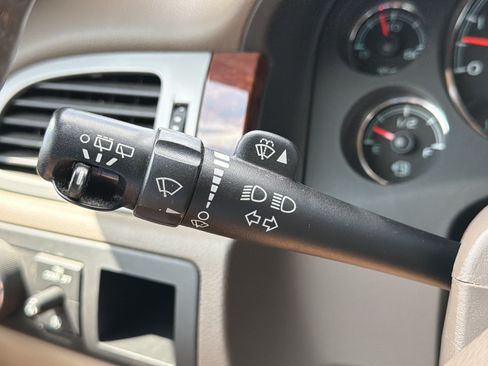 Used 2014 Chevrolet Tahoe LT RWD image 15