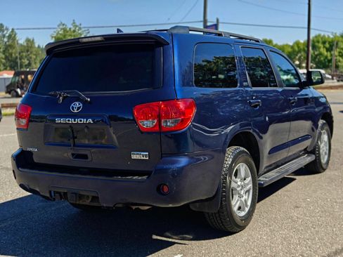 Used 2010 Toyota Sequoia SR5 AWD/4WD image 8