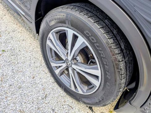 Used 2017 Nissan Rogue SL w/ SL Premium Package FWD image 13