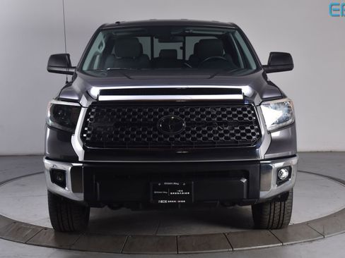 Used 2018 Toyota Tundra SR5 AWD/4WD image 3