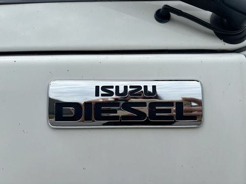 Used 2019 Isuzu NQR RWD image 21