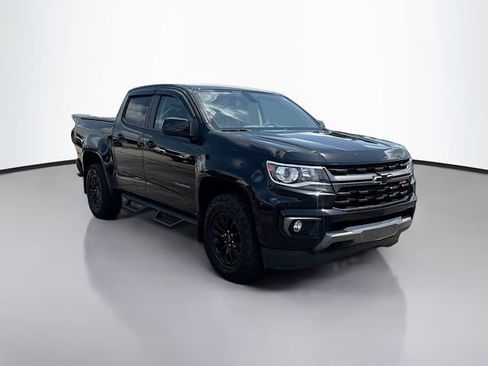 Used 2022 Chevrolet Colorado Z71 AWD/4WD image 3