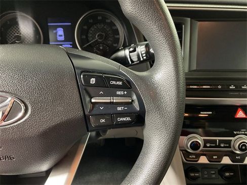 Used 2020 Hyundai Elantra SEL image 24