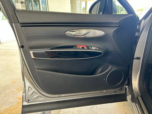 Used 2025 Genesis GV70 2.5T AWD/4WD image 38