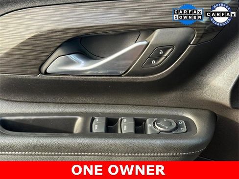 Used 2024 GMC Terrain SLE w/ Driver Convenience Package image 22