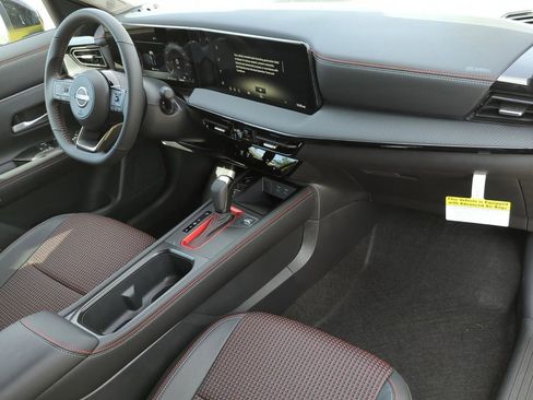 New 2026 Nissan Kicks SR image 15