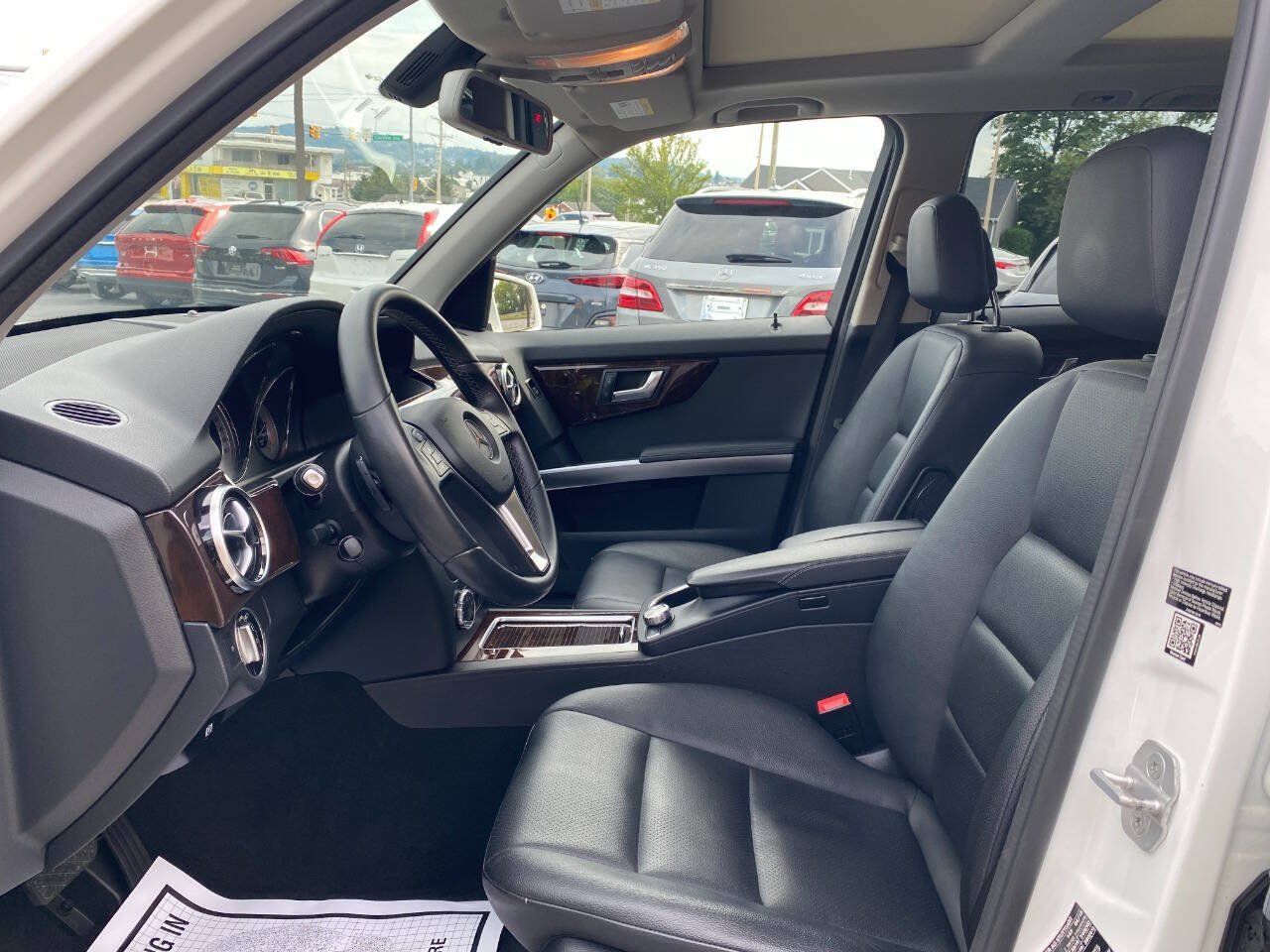 Used 2015 Mercedes-Benz GLK 350 4MATIC image 9