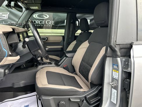 Used 2022 Ford Bronco Wildtrak image 11