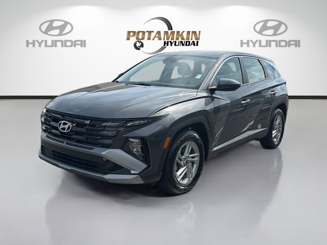 Used 2025 Hyundai Tucson SE FWD image 1