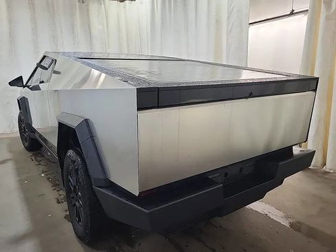Used 2024 Tesla Cybertruck AWD Crew Cab image 6