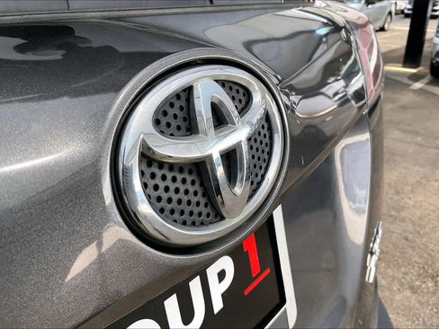 Used 2018 Toyota RAV4 XLE AWD/4WD image 31