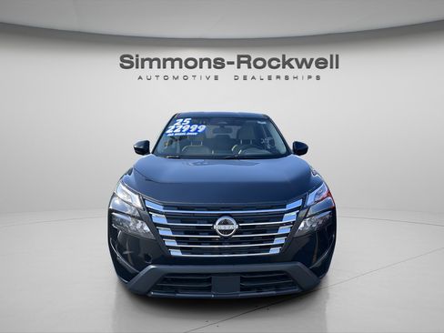 Used 2025 Nissan Rogue SV AWD/4WD image 1
