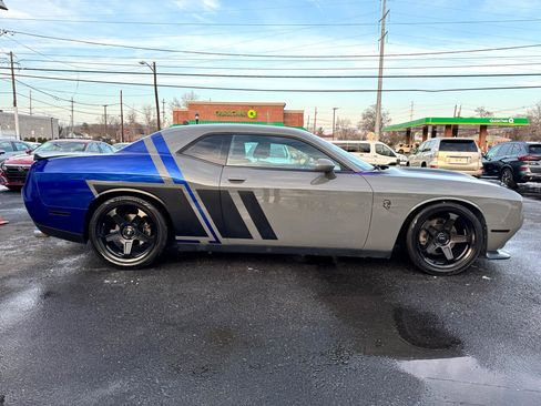 Used 2017 Dodge Challenger R/T w/ Quick Order Package 22P T/A image 8