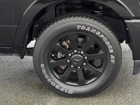 Used 2019 RAM 3500 Laramie w/ Black Appearance Package image 11