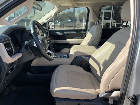 Used 2024 Ford Expedition Max Limited RWD image 19