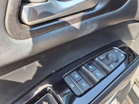 Used 2022 Nissan Pathfinder SL w/ SL Premium Package FWD image 20