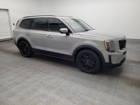 Used 2022 Kia Telluride EX w/ EX Premium Package image 11