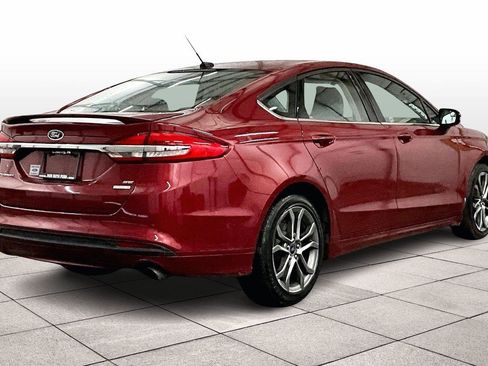 Used 2017 Ford Fusion SE w/ Equipment Group 201A image 11