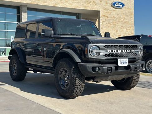 New 2025 Ford Bronco Badlands image 57