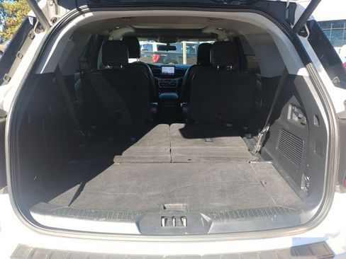 Used 2023 Ford Explorer XLT w/ Equipment Group 202A image 6