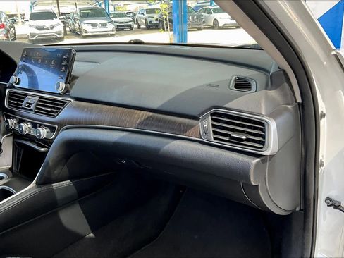 Certified 2018 Honda Accord EX-L image 18