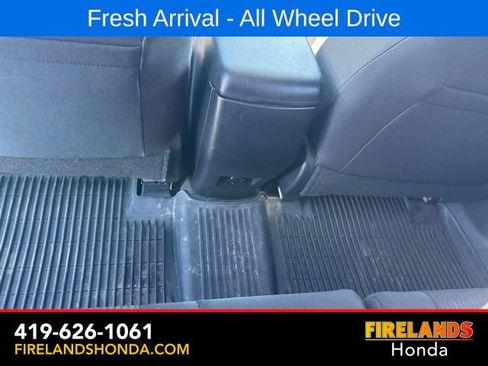 Used 2018 Toyota RAV4 LE w/ All Weather Liner Package AWD/4WD image 29