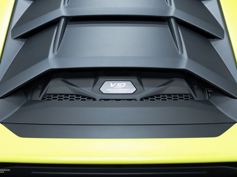 Used 2024 Lamborghini Huracan Sterrato image 13