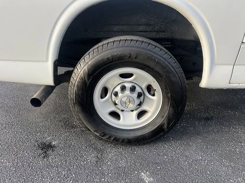 Used 2022 Chevrolet Express 2500 w/ Driver Convenience Package image 13