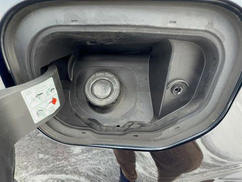 Used 2022 Ford F150 Limited image 34