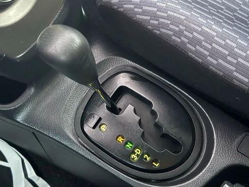 Used 2011 Toyota Yaris Sedan image 30